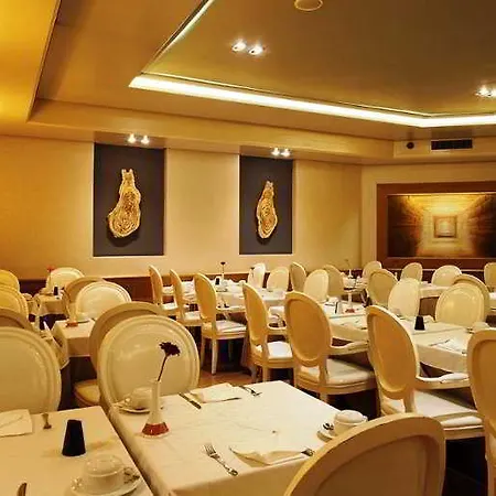 Hotel Real Parque 4*