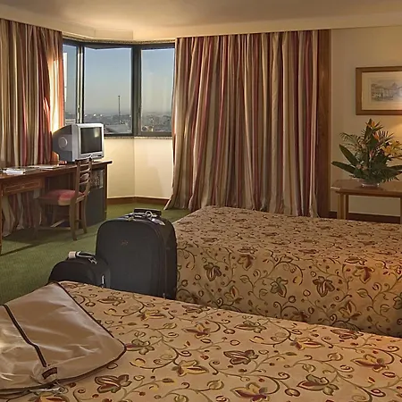 Hotell Real Parque 4*