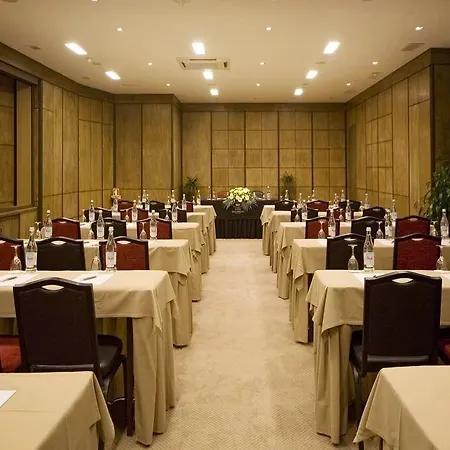 Hotell Real Parque 4*