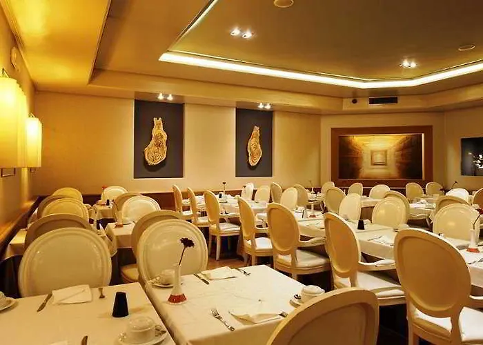 Hotel Real Parque 4*