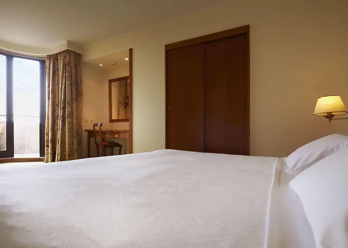 Hotel Real Parque 4*